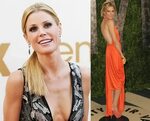 12 Sexy Photos Of The Charming Julie Bowen - Follow News